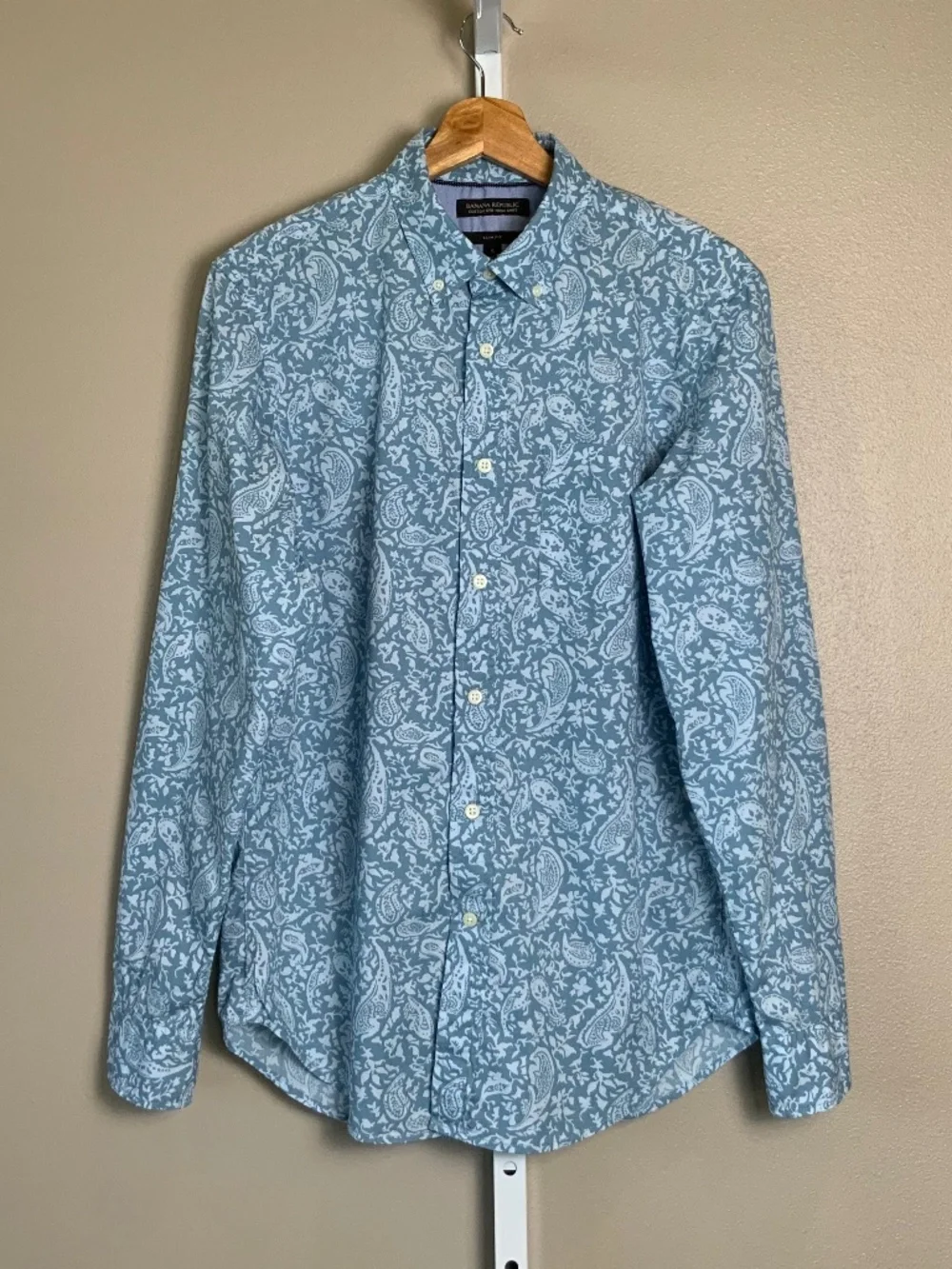 Banana Republic Slim Fit Custom Wash Paisley Button Down Oxford Shirt